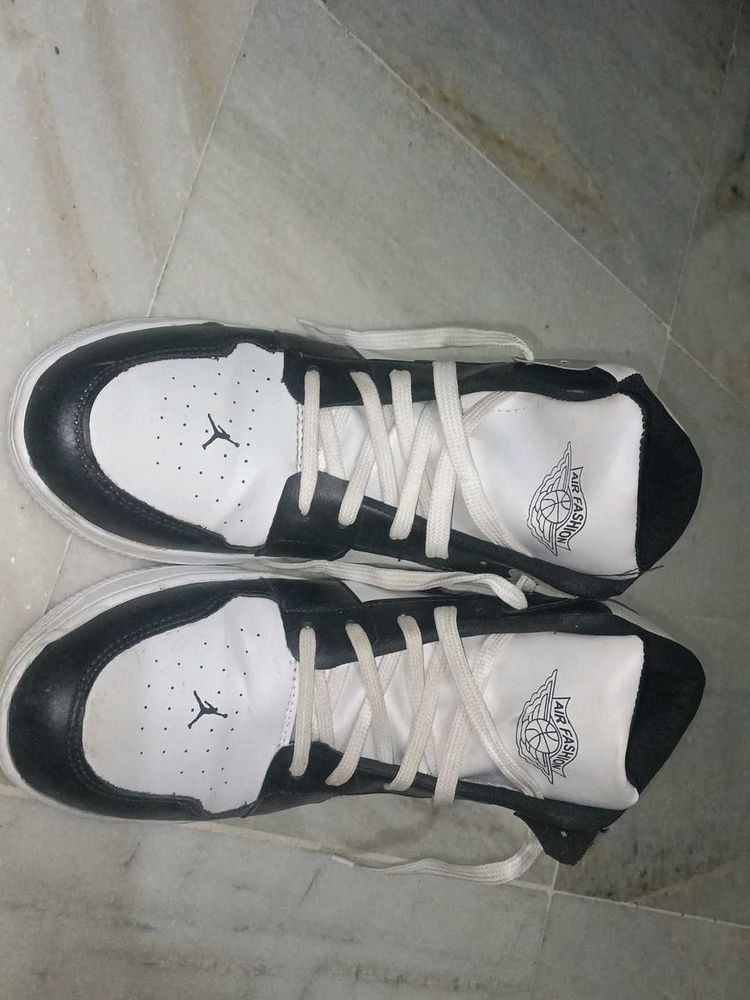 Air Jordan 1 Low Black/White