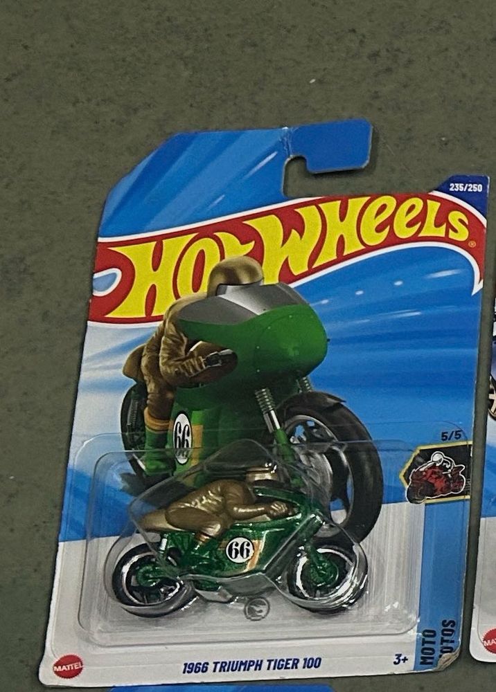 Hot Wheels 1966 Triumph Tiger 100
