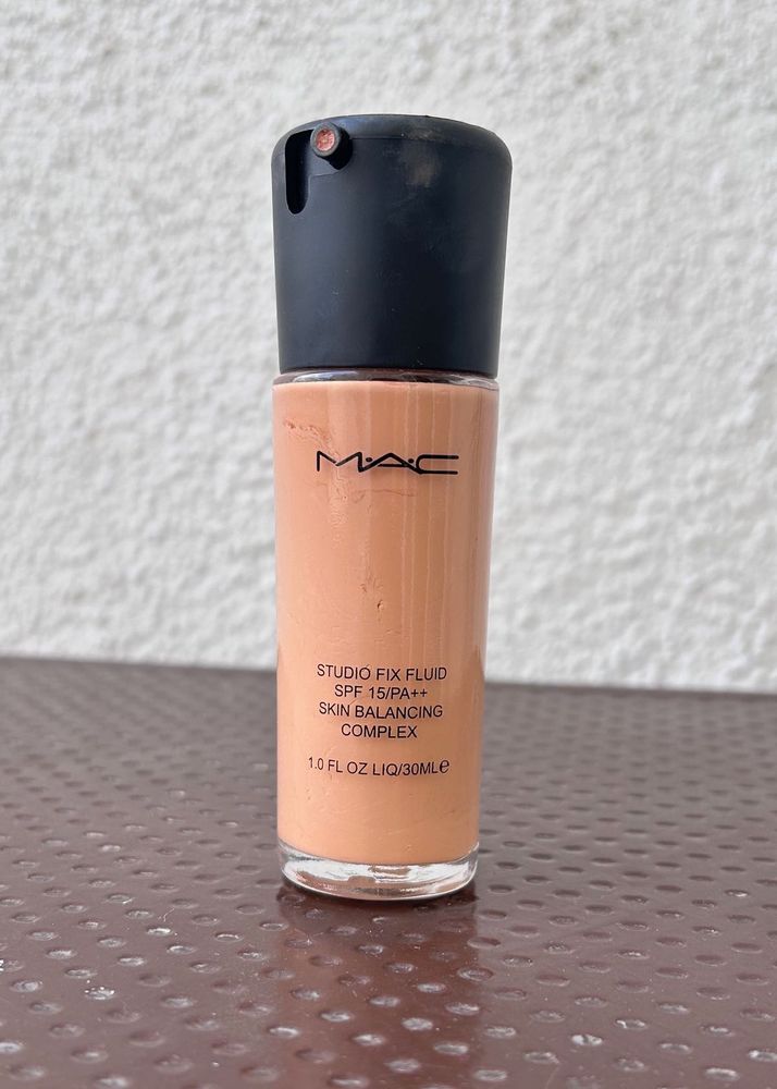 MAC Studio Fix Fluid Foundation NC30