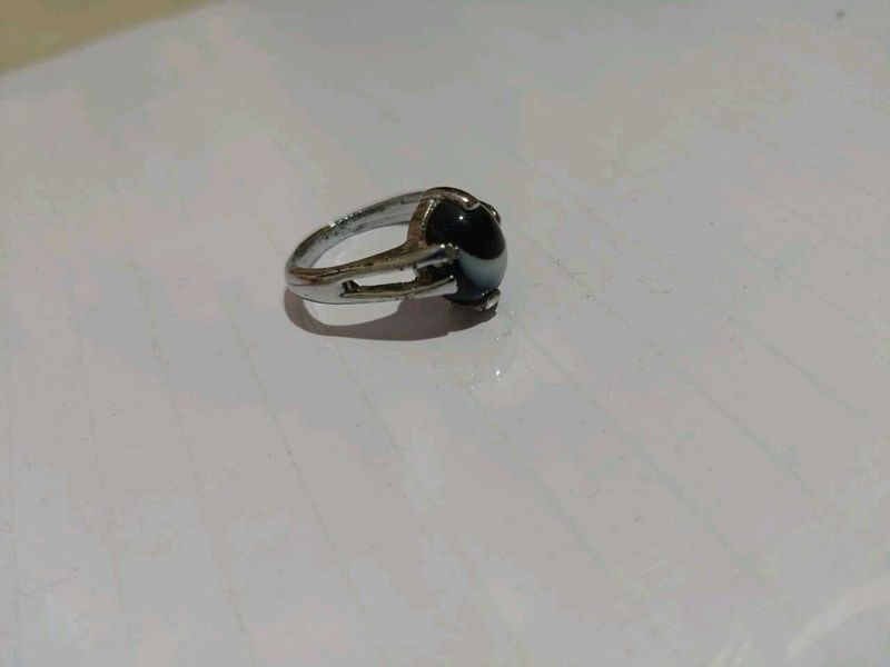 Elegant Silver Ring