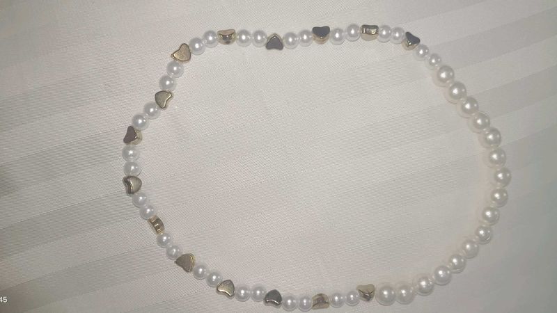 Loose Choker White And Gold