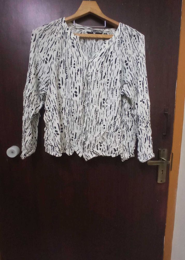 Patterned Blouse with Long Sleeves
