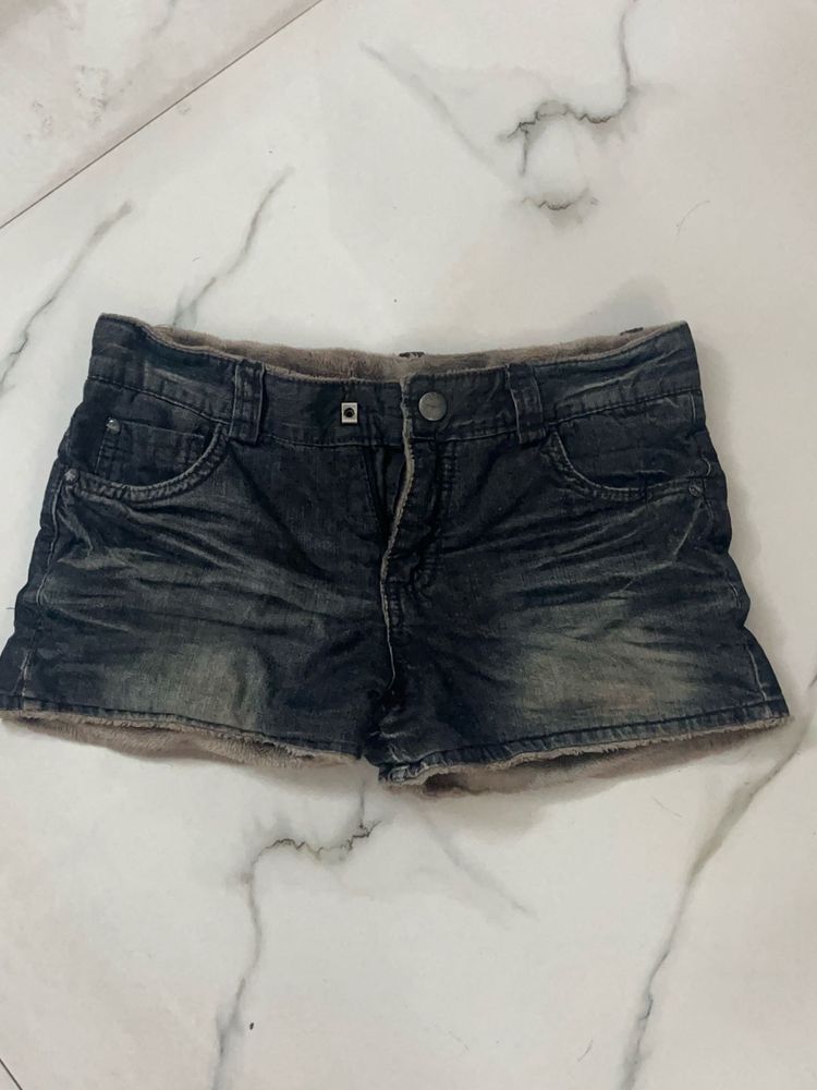 Chic Low Waist Fur Shorts (XXS, XS)