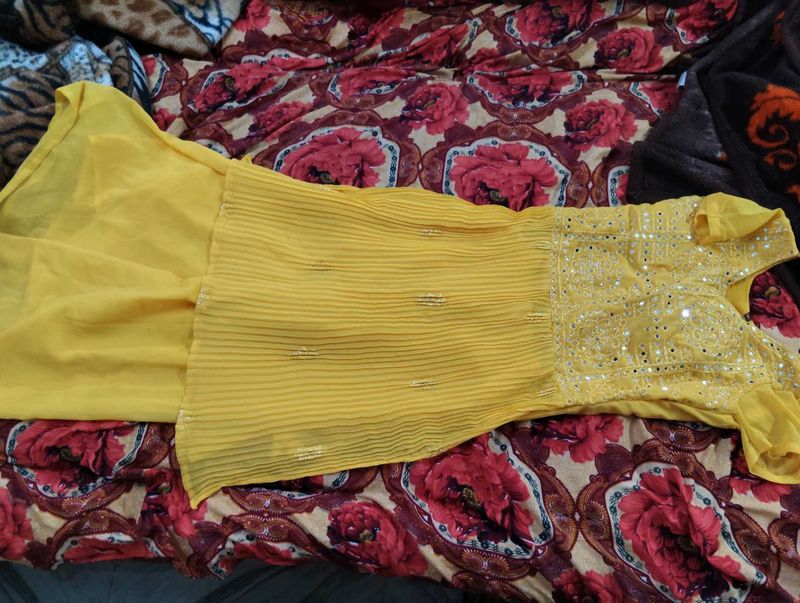 Yellow Embroidered naira cut Kurta Set with pllazo