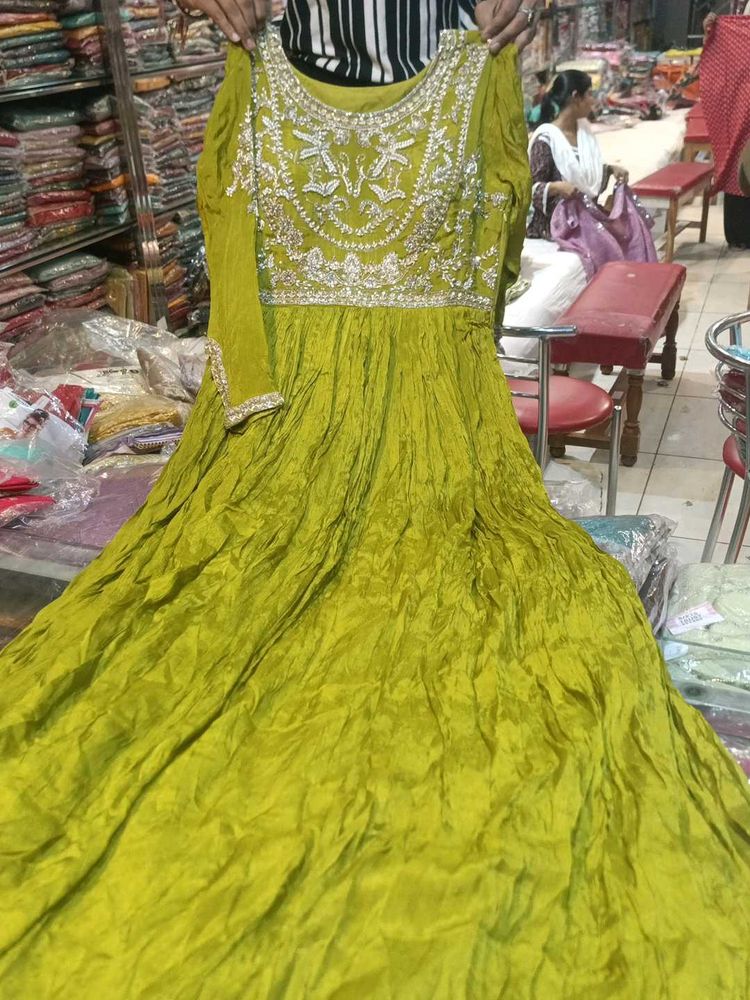 Elegant Green Ethnic Gown
