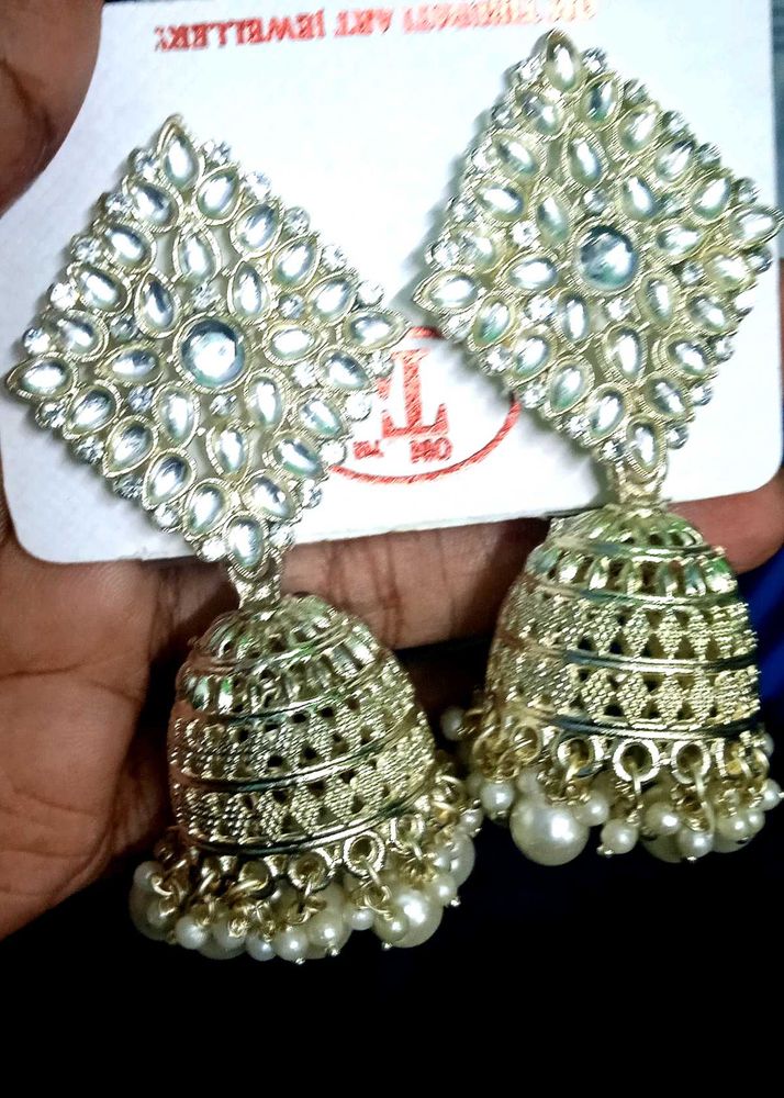 silver jhumka