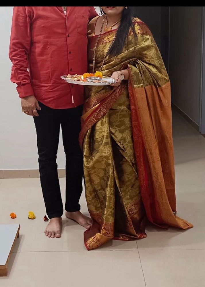 Golden Saree With Blouse