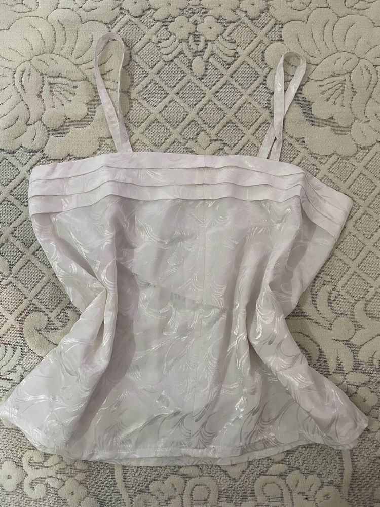 Gorgeous Detailing White Top