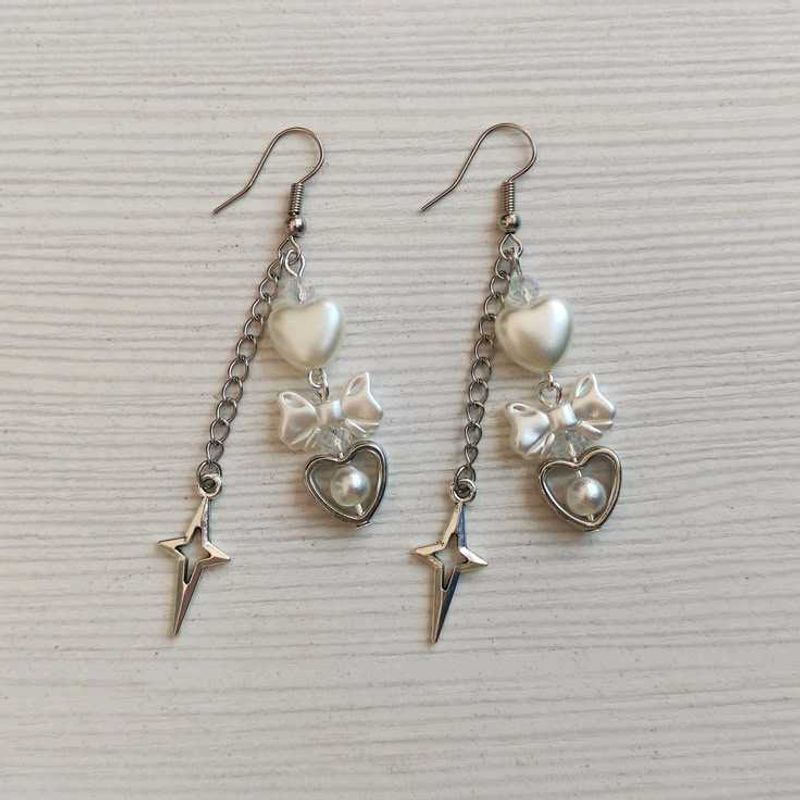 Y2K Pearl Earrings
