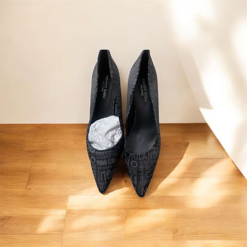 Chic Romeo Gigli Heels