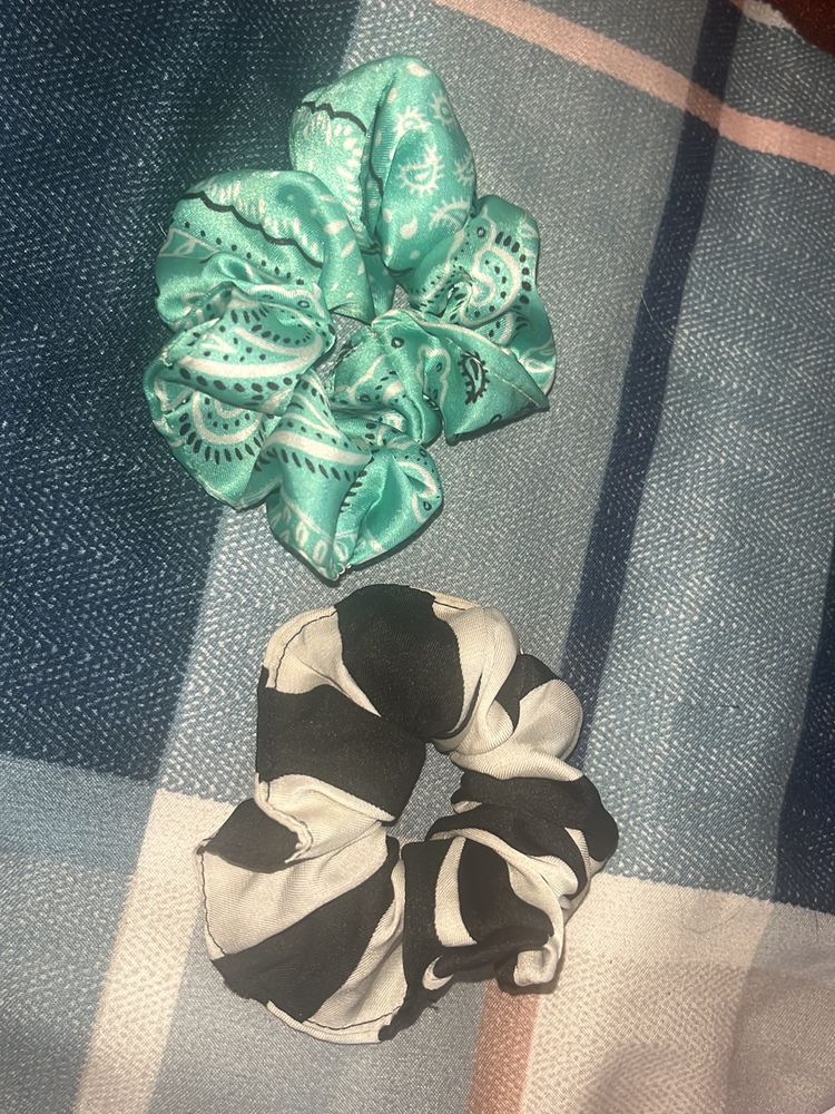 Beautiful Scrunchies Combo Of 2😍