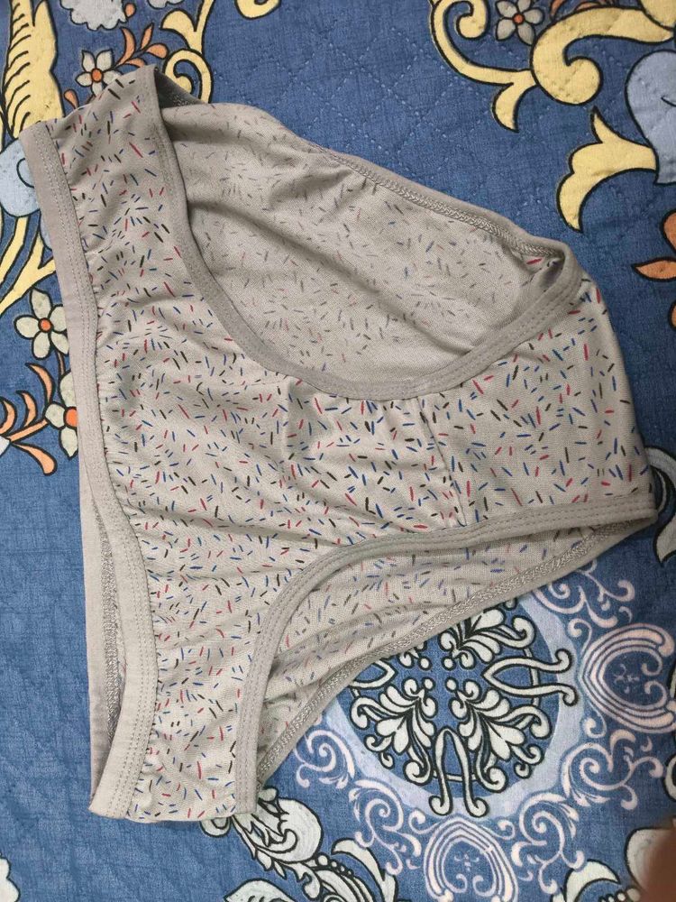 New Printed Women's Briefs in 32 waist