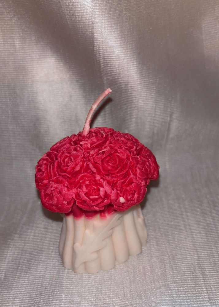 Rose Bouquet Candle 🕯️