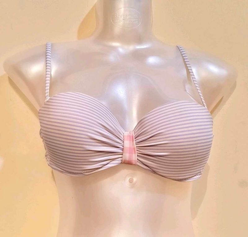 Size S/M🎁Buy 2 Get 1 Free🎁Striped Bikini Top