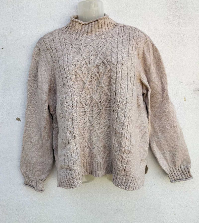 SWEATER