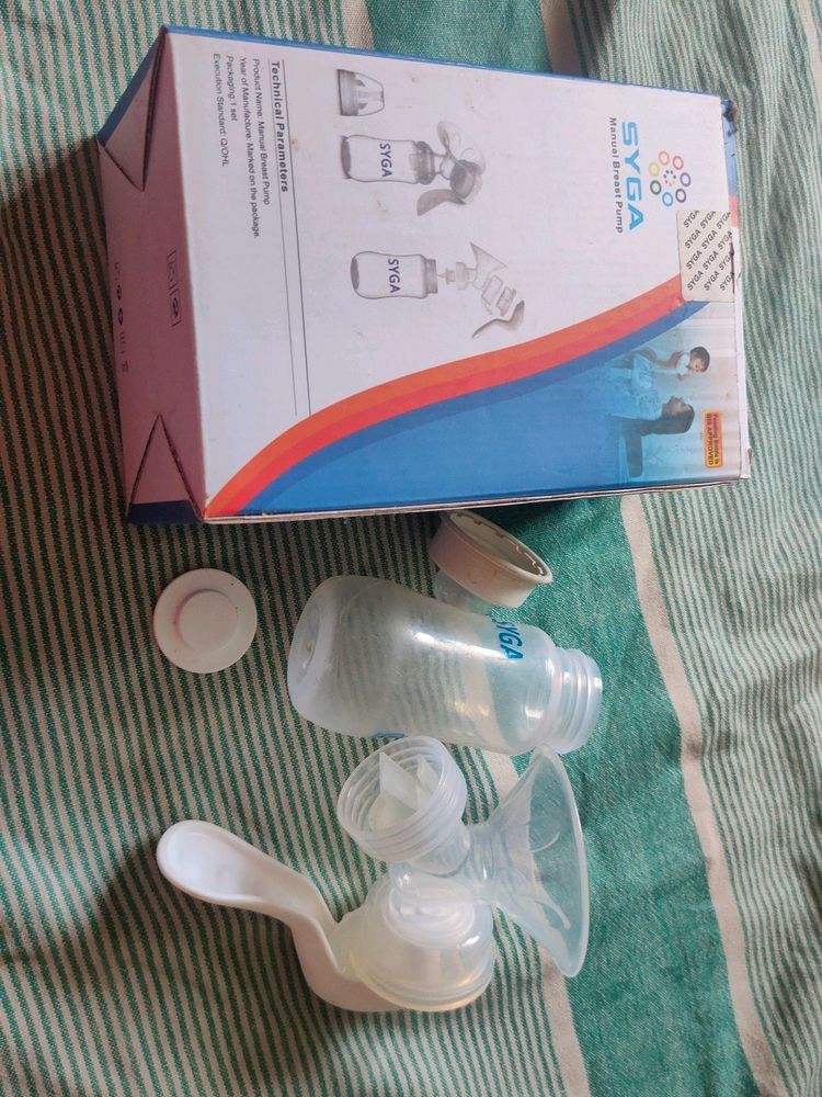 Manual Breast Pump With Bottle