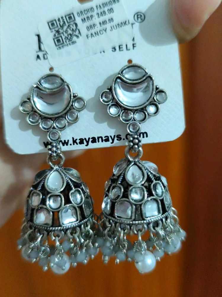 Elegant Silver Jhumki Earrings
