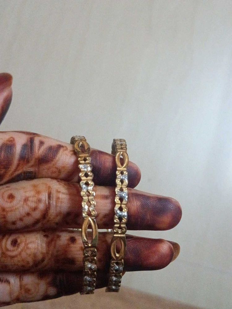 Elegant Gold Bangles (Set of 2)