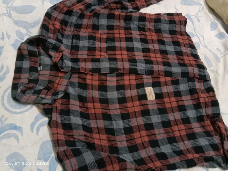 Formal Loose  Shirt With Check Design