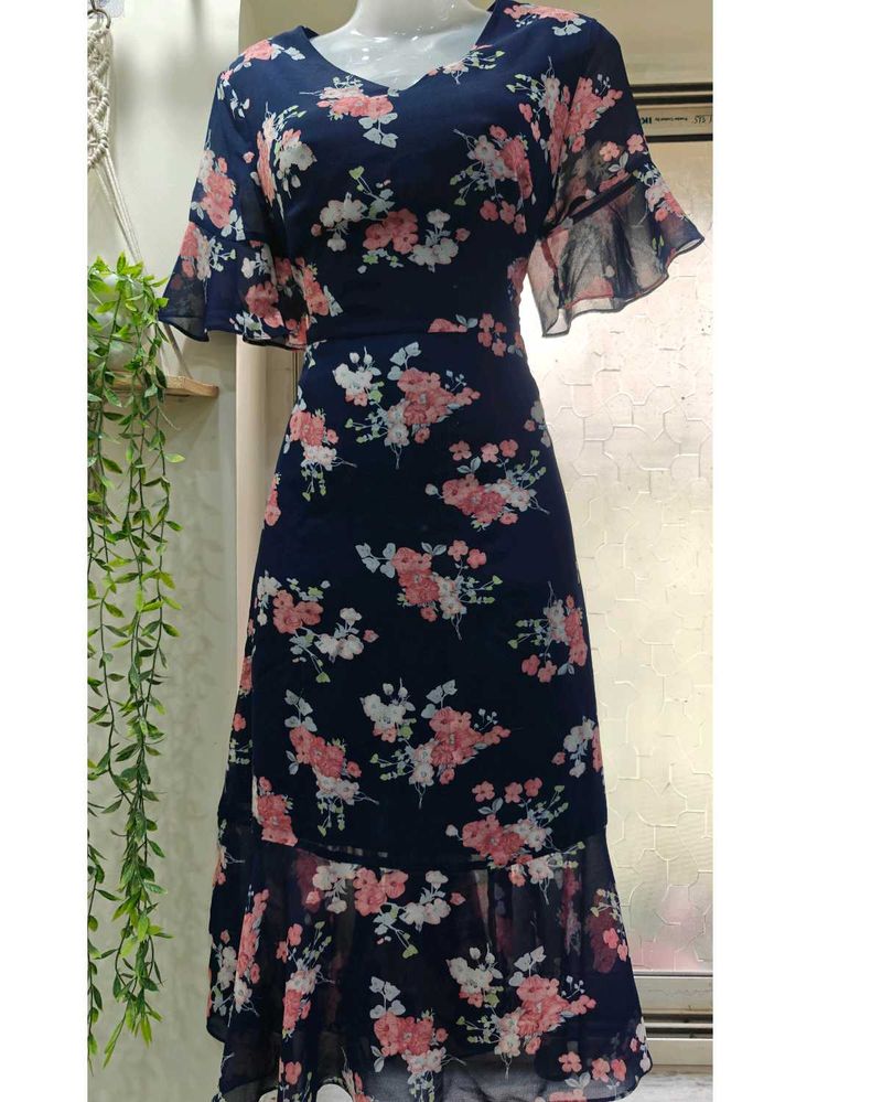 beautiful floral dress ,size M/L