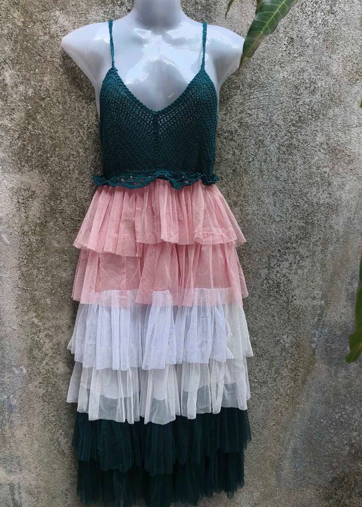 V. GORGEOUS FLARED PARTY DRESS