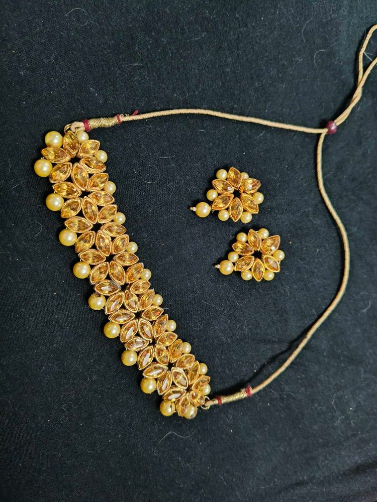 Beautiful Golden Pearl Partywear Necklace ❤️