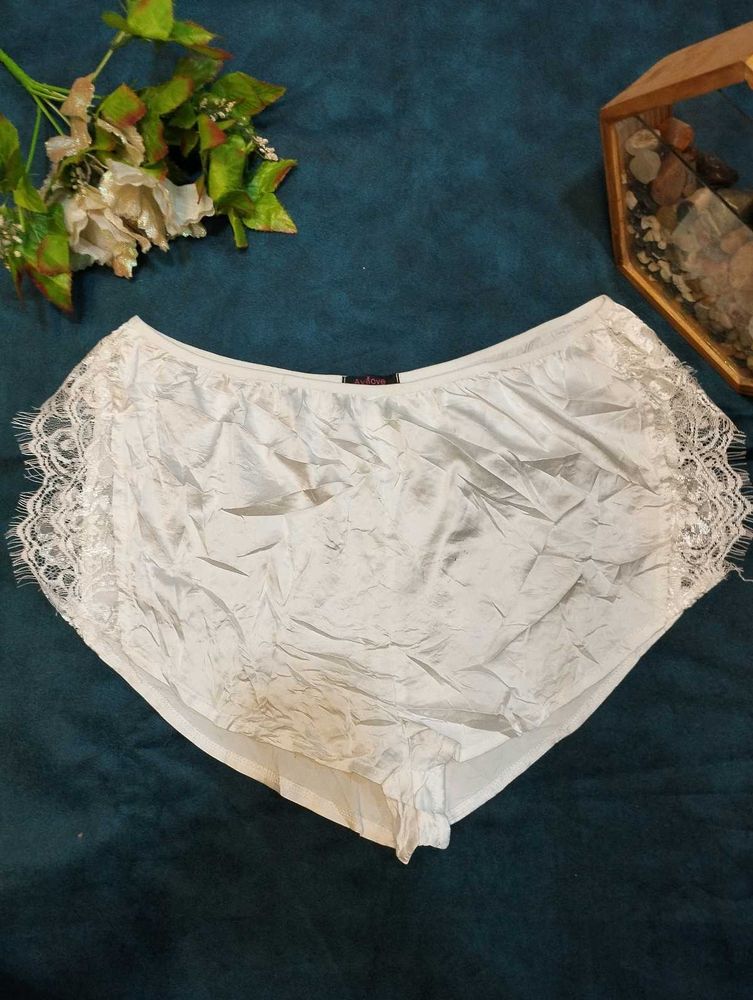 Stylish Short 🌸