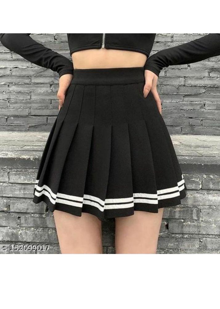 PLEATED BLACK SKIRT