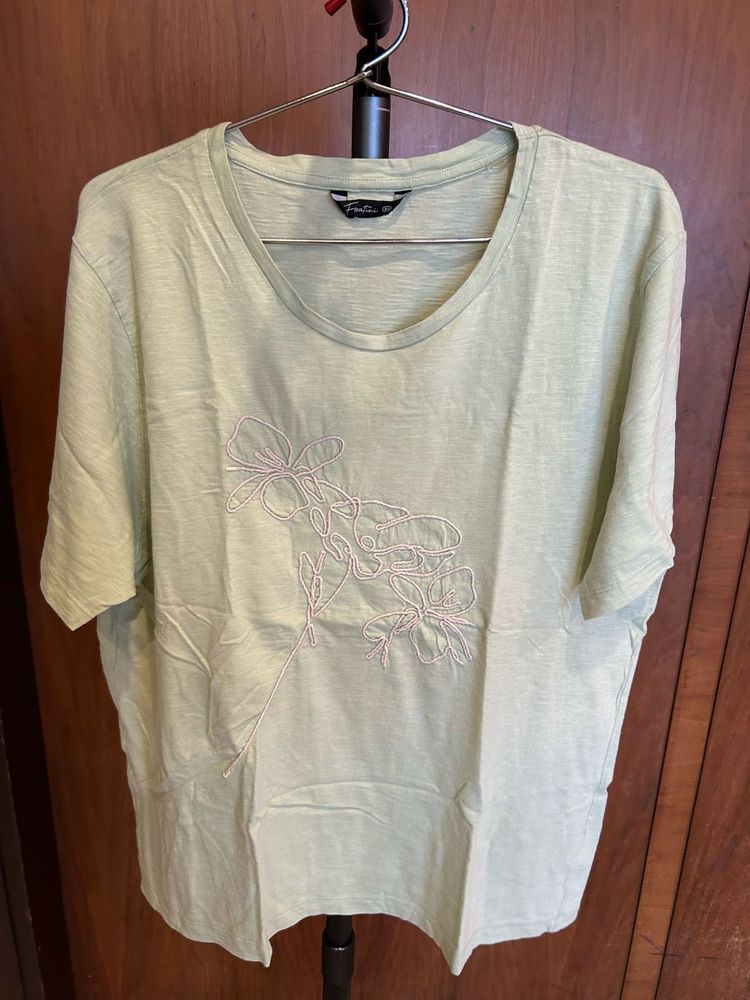 CASUAL WEAR TOP