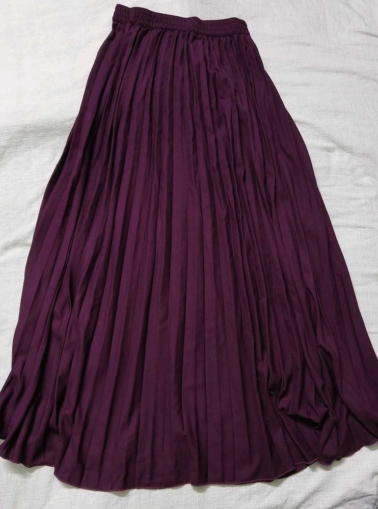 Pleated skirt