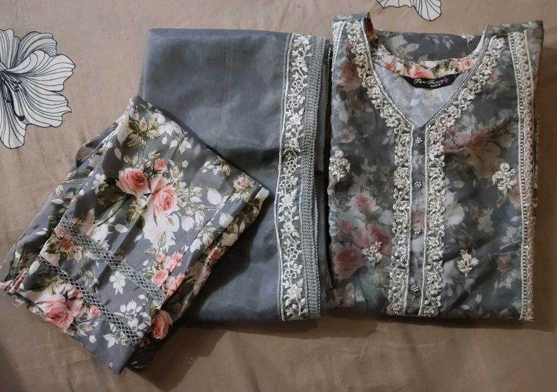 Party wear Organza grey suit Set