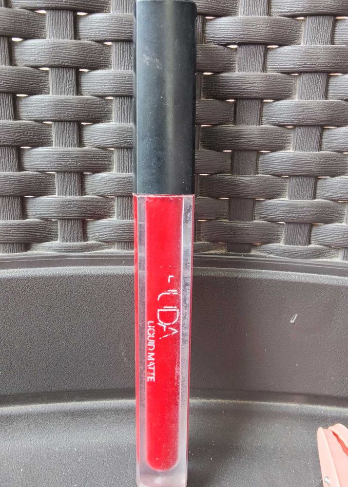 Huda Beauty Liquid Matte Lipstick