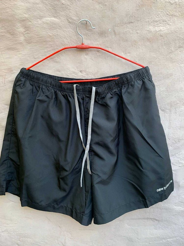 New Balance orignal with bill Black Shorts