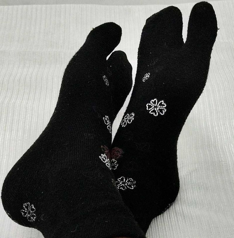 Toe Socks with Floral Pattern 🌼