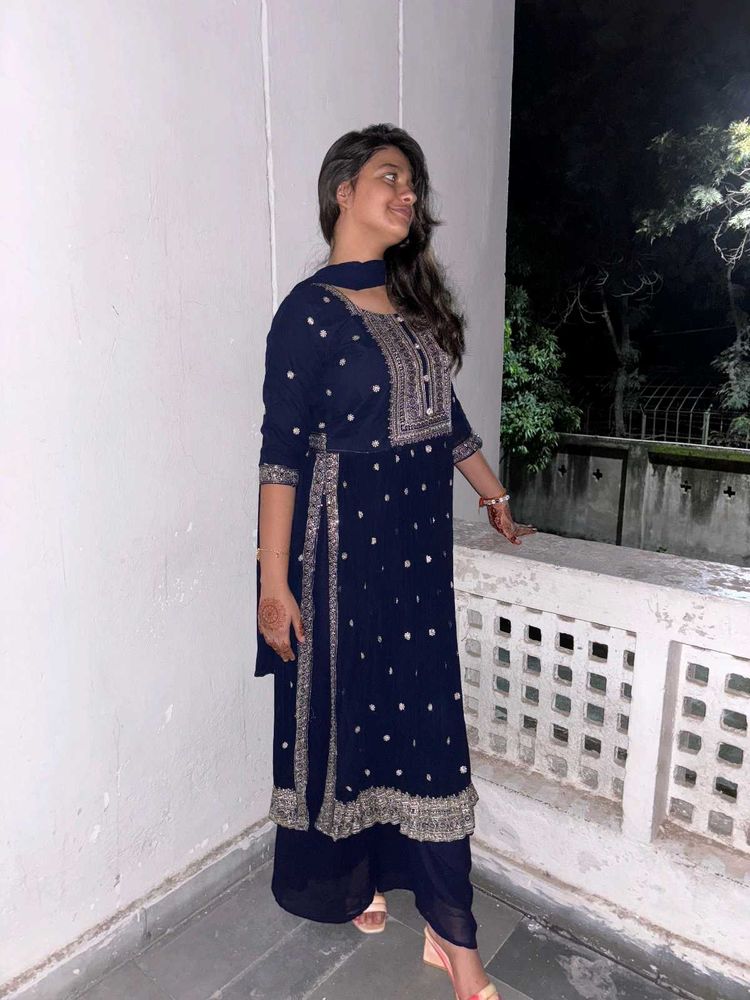 Elegant Navy Blue Suit Set