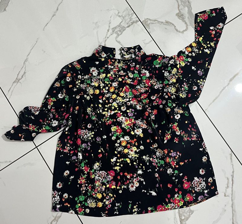 H&amp;M Floral Print Long Sleeve Top