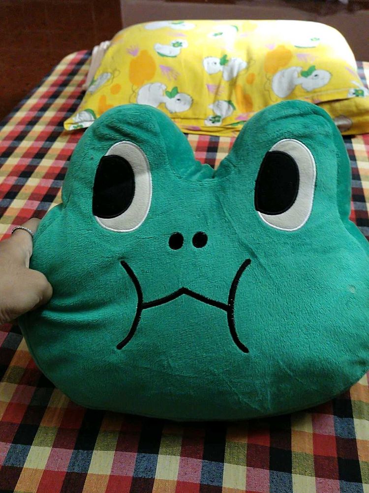 Cute Frog Pillow 🐸💚 – Soft &amp; Comfy