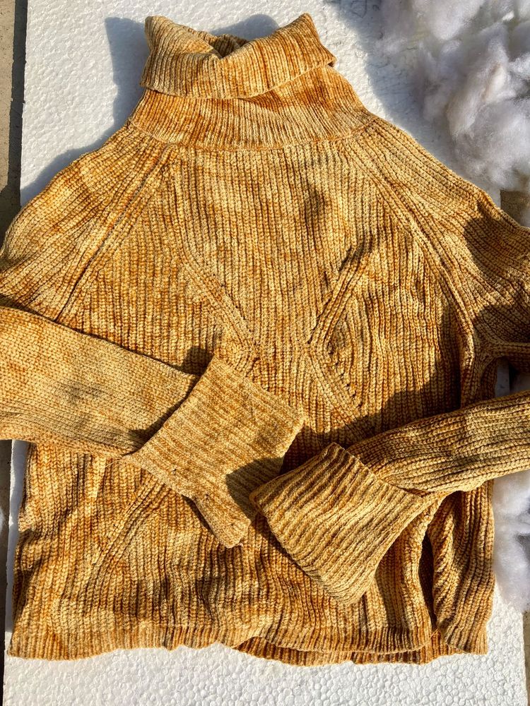 Crop Turtleneck Sweater