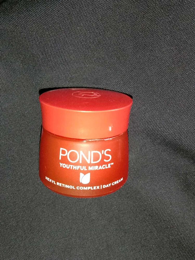 Pond&#39;s Youthful Miracle Cream