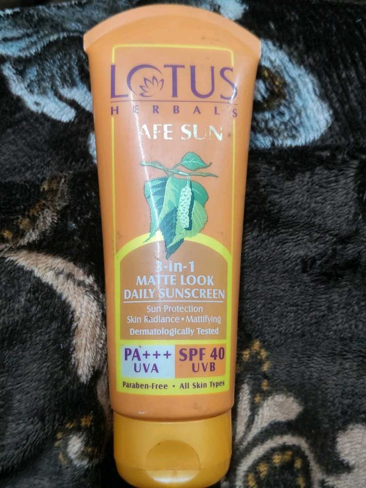 Lotus Herbals Safe Sun SPF 40