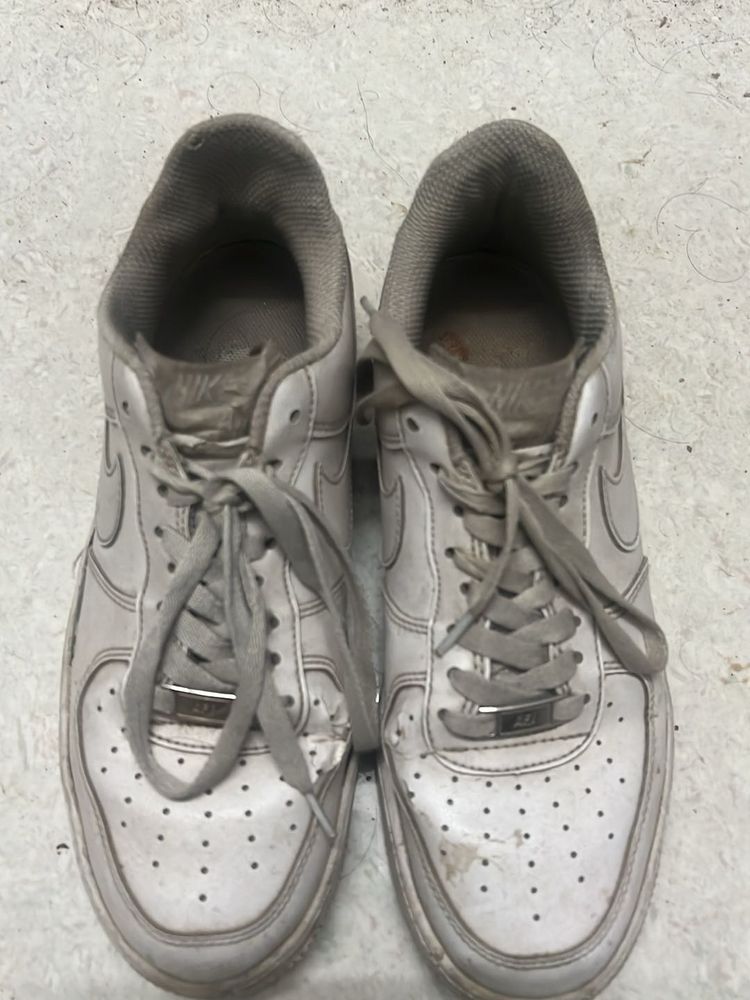 Used Nike Air Force 1 Sneakers