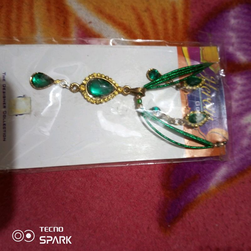 Green Stone Pendent With Free Earrings