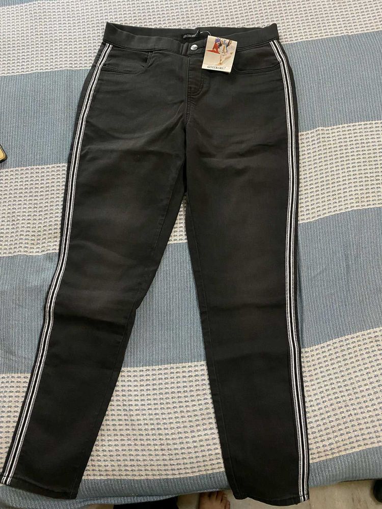 DENIM JEGGINGS/ BRAND NEW TAG