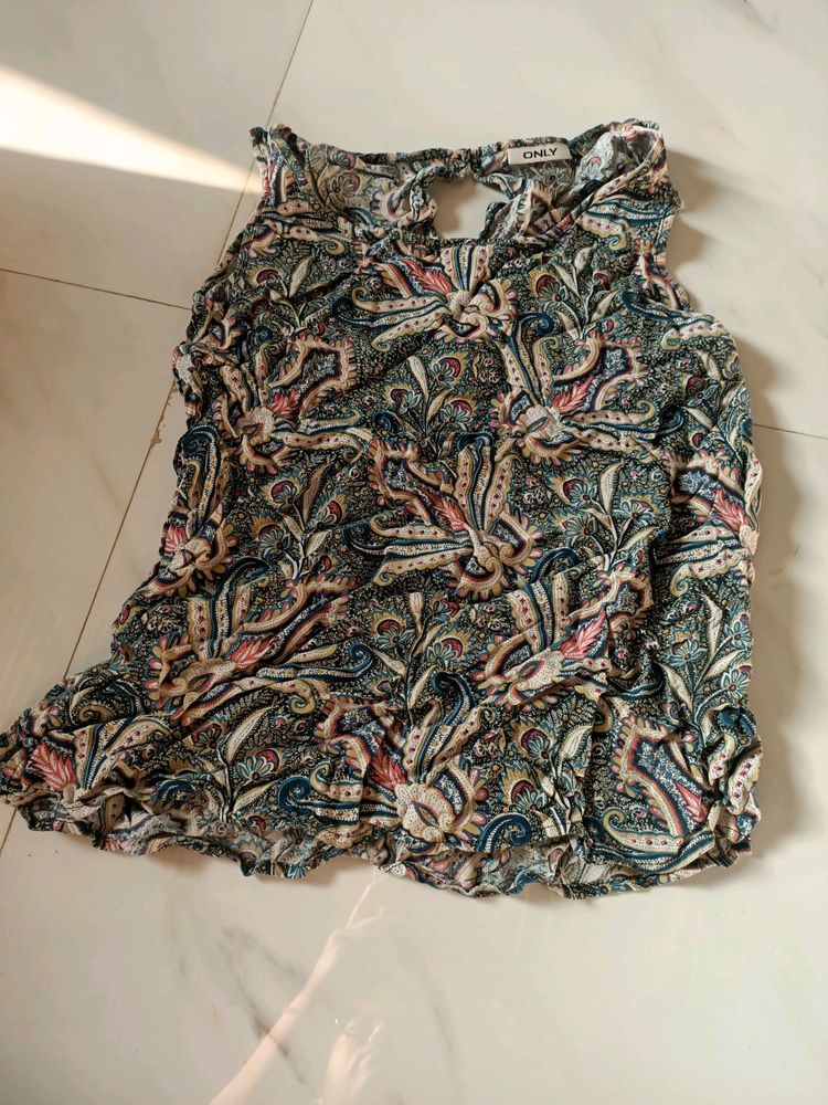 only branded flowers printed top
