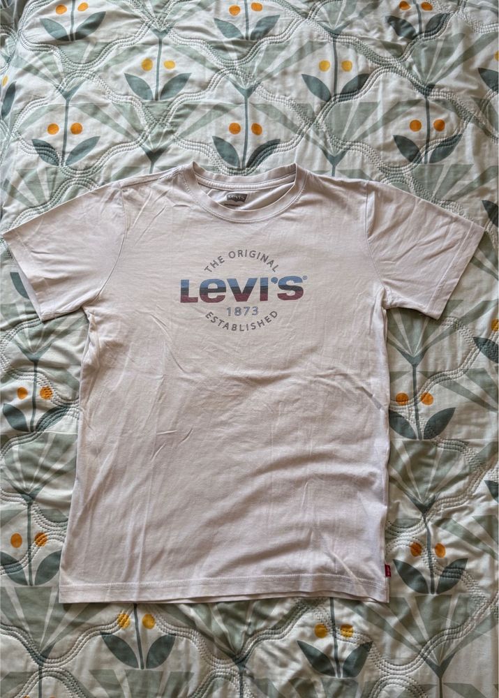Levi's Graphic Tee