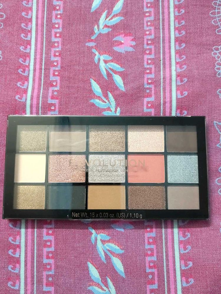 Makeup Revolution Eyeshadow Palette