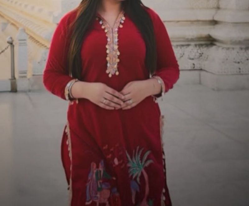 Kurta Set With Embroidery And Shells