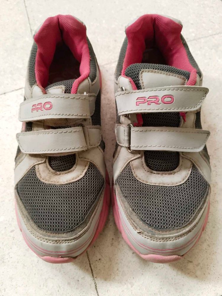 Girls Sports Shoes 👟 Pink 🩷 White 🤍