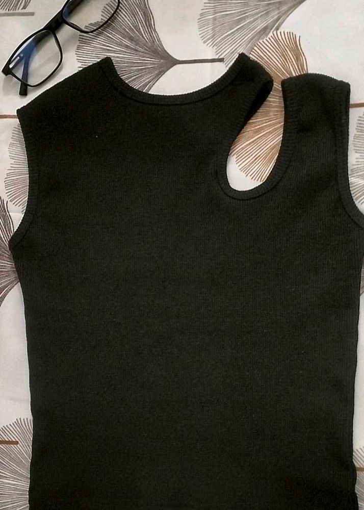 🖤 Ribbed Cutout stylish Crop top