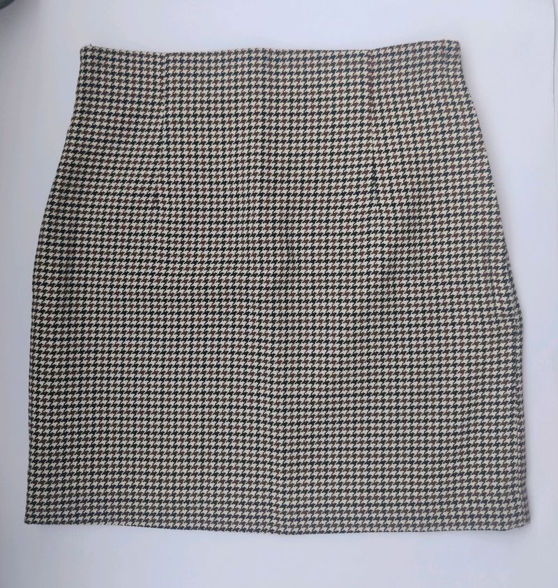 Short skirt